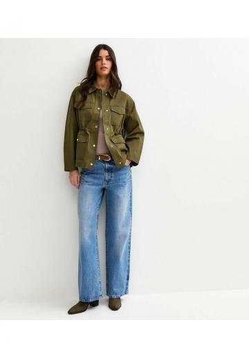 Куртка с накладнымит карманами