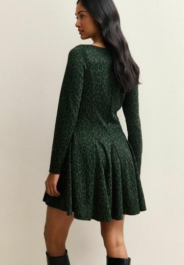 Короткое платье