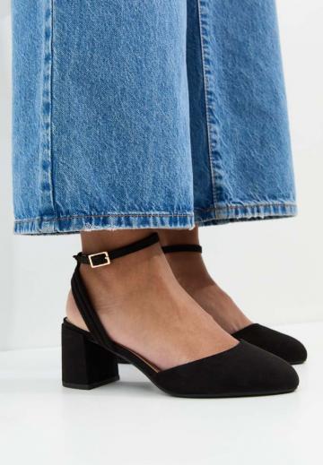 Туфли с ремешком