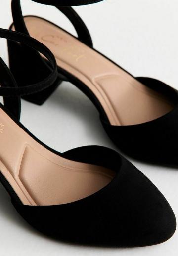 Туфли с ремешком