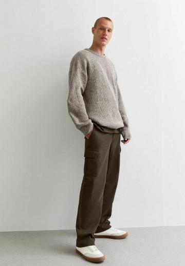 Брюки с накладными карманами