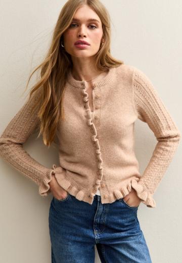 Вязаный жилет