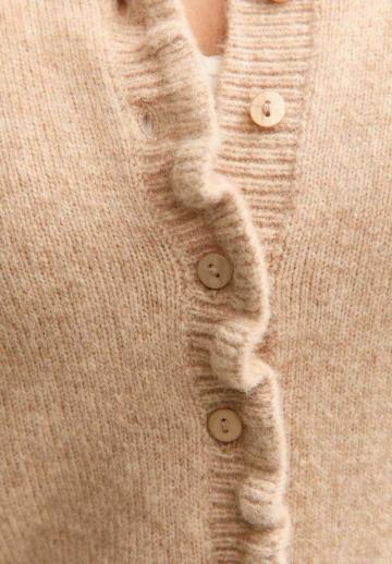 Вязаный жилет