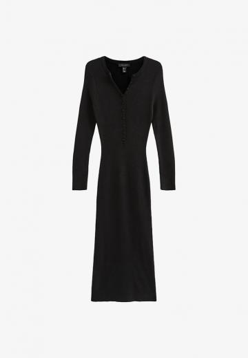 Вязаное платье