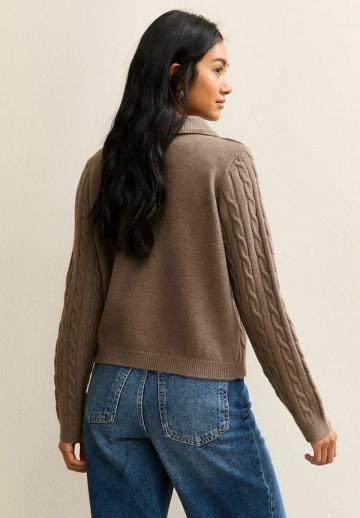 Пуловер с воротником поло