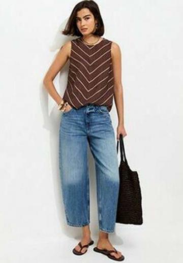 Блузка без рукавов