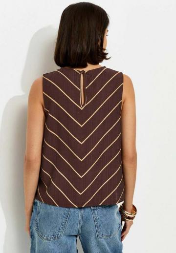 Блузка без рукавов