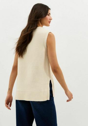 Длинный жилет