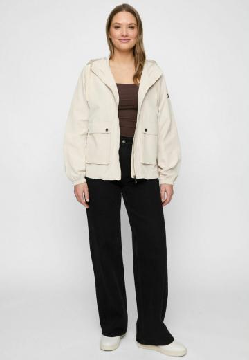 Куртка с накладнымит карманами