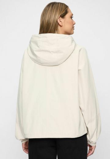 Куртка с накладнымит карманами