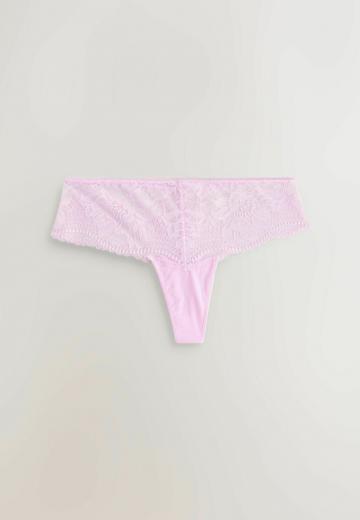 Трусы на бедрах