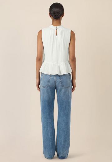 Блузка без рукавов