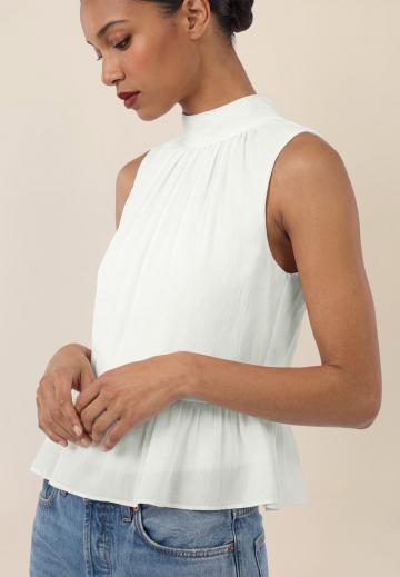 Блузка без рукавов
