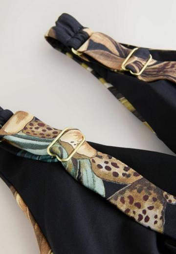 Слитный купальник