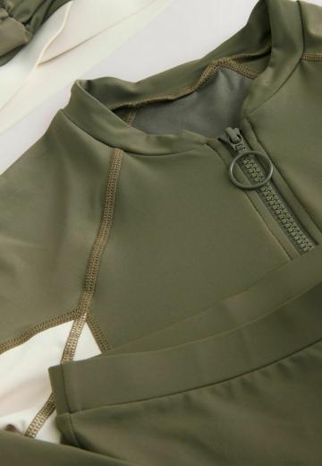 Слитный купальник