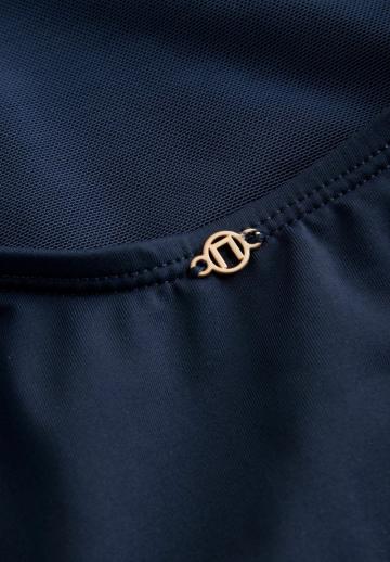 Слитный купальник