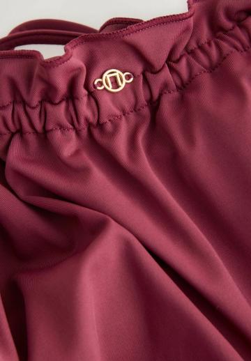 Слитный купальник