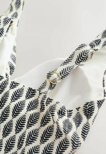 Слитный купальник