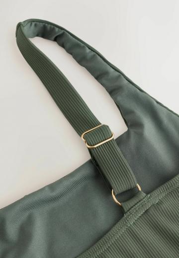 Слитный купальник