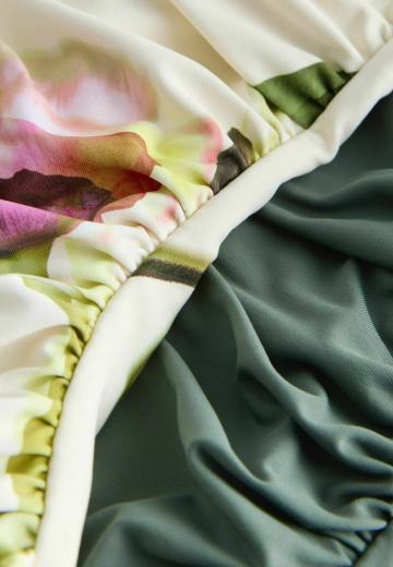 Слитный купальник