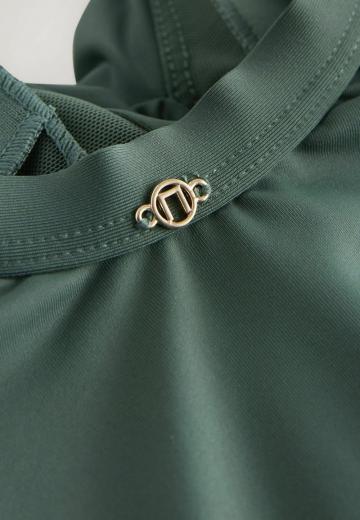 Слитный купальник