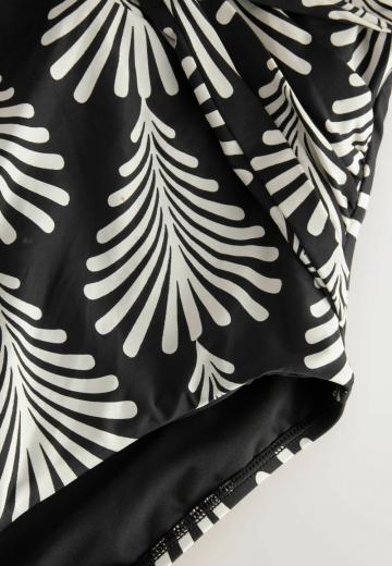 Слитный купальник