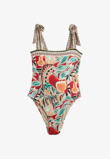 Слитный купальник