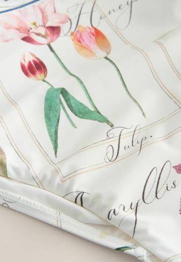 Слитный купальник