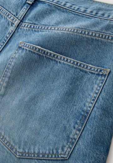 Прямые джинсы