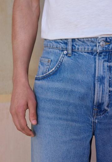 Прямые джинсы