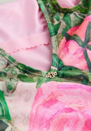 Слитный купальник