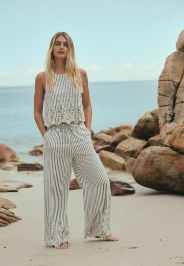 Блузка без рукавов