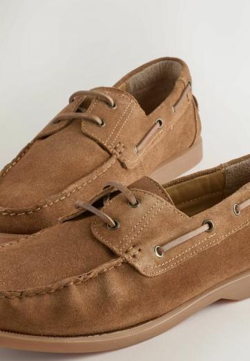 Ботинки на шнуровке