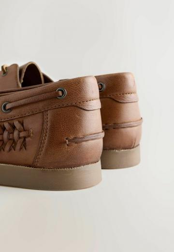 Ботинки на шнуровке