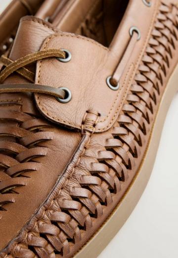 Ботинки на шнуровке