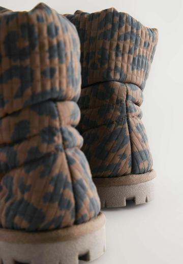 Ботинки на шнуровке