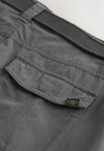 Брюки с накладными карманами