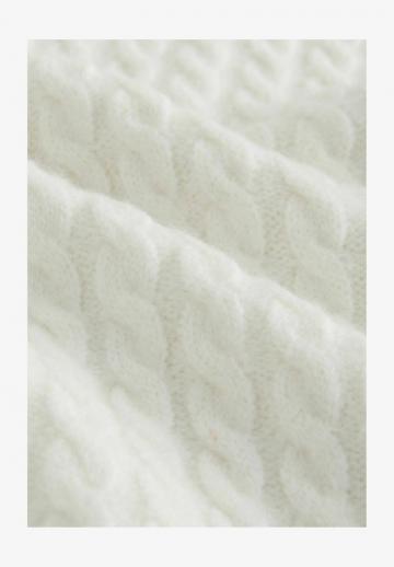 Пуловер с воротником поло