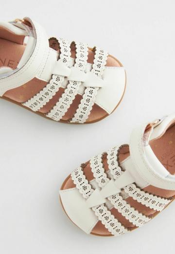 Детская обувь