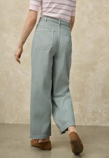 Короткие джинсы