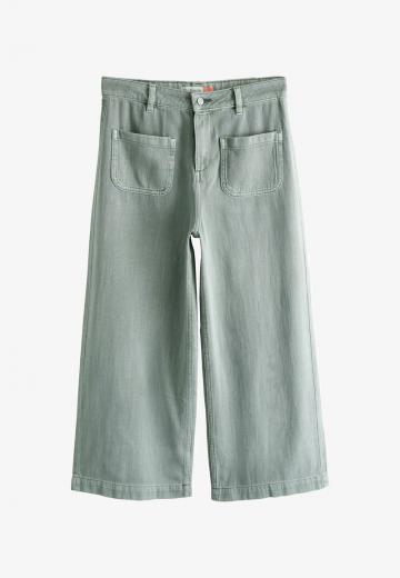 Короткие джинсы