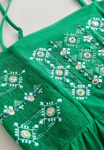 Платье без бретелек