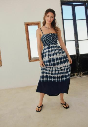 Платье без бретелек