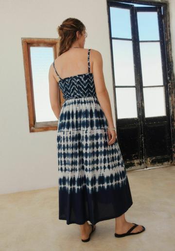 Платье без бретелек