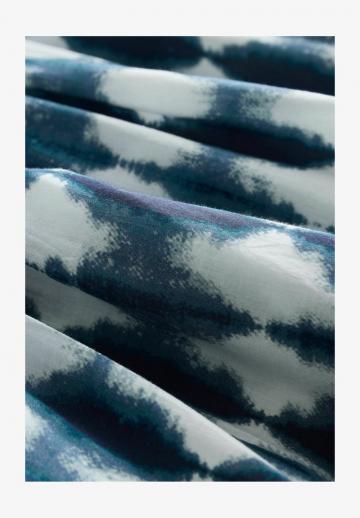 Платье без бретелек