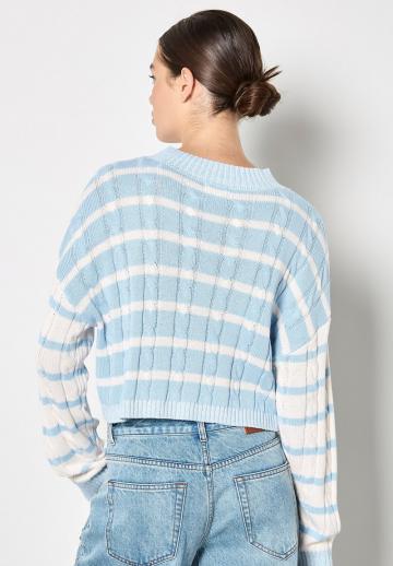 Пуловер в полоску