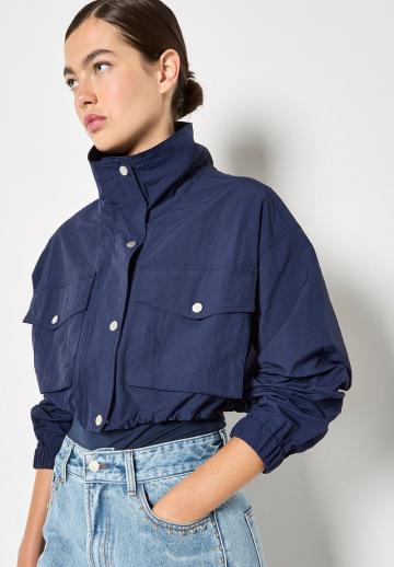 Куртка с накладнымит карманами