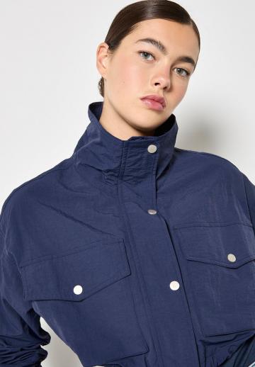 Куртка с накладнымит карманами