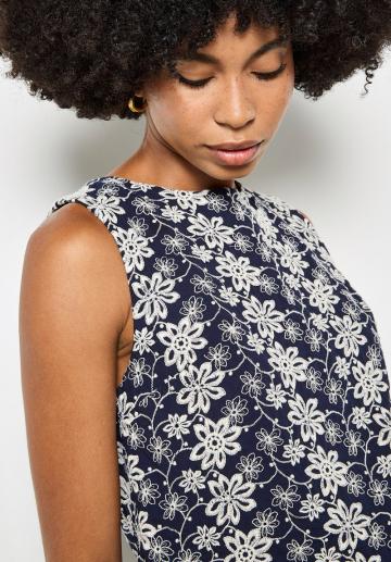 Блузка без рукавов