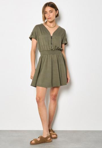 Короткое платье